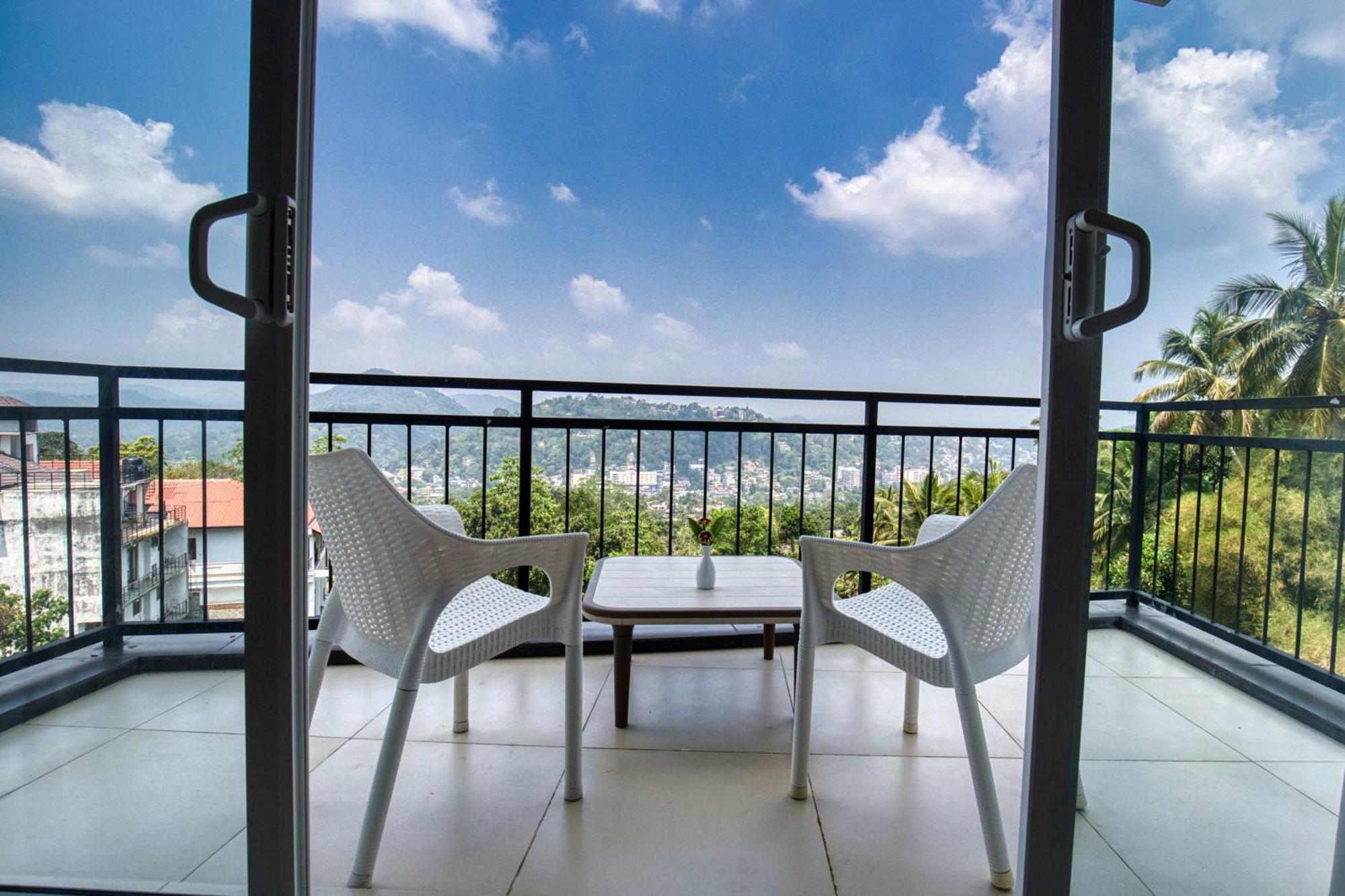Amandara Hills 康提 外观 照片